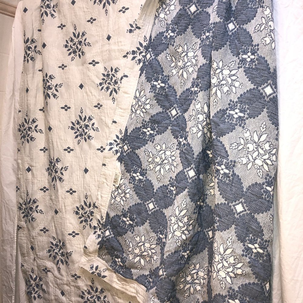 ABC Home & Carpet blue white damask bed spread dbl